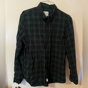 American Eagle men’s button down green and black plaid shirt size large